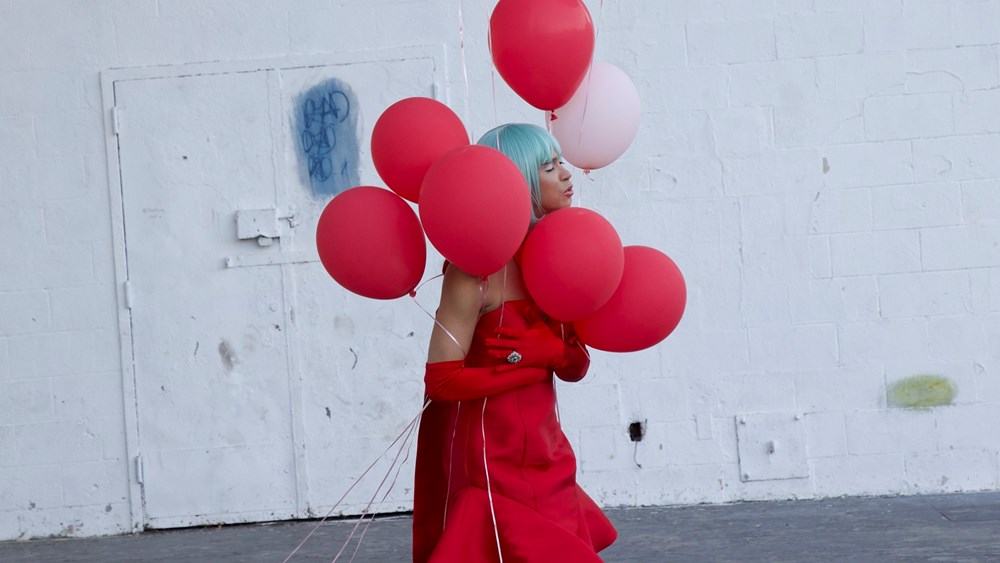 Jordan Rutter- Covatto performs in International Brazilian Opera Company’s 2023 filmed production of Plastic Flowers. (photo: Xi Zhou)