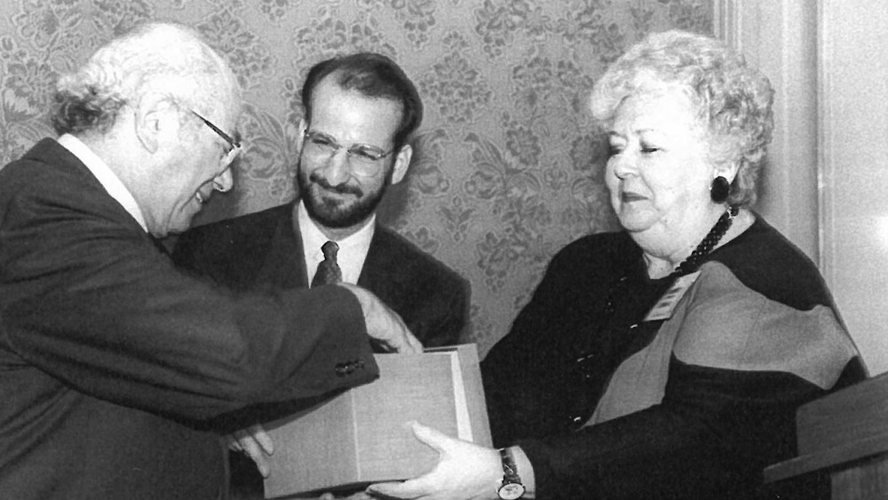 Scorca and Ardis Krainik, board chair of OPERA America, present an award to Danny Newman, director of press and public relations at Lyric Opera of Chicago (at left), c. early 1990s (photo: OPERA America Archives)