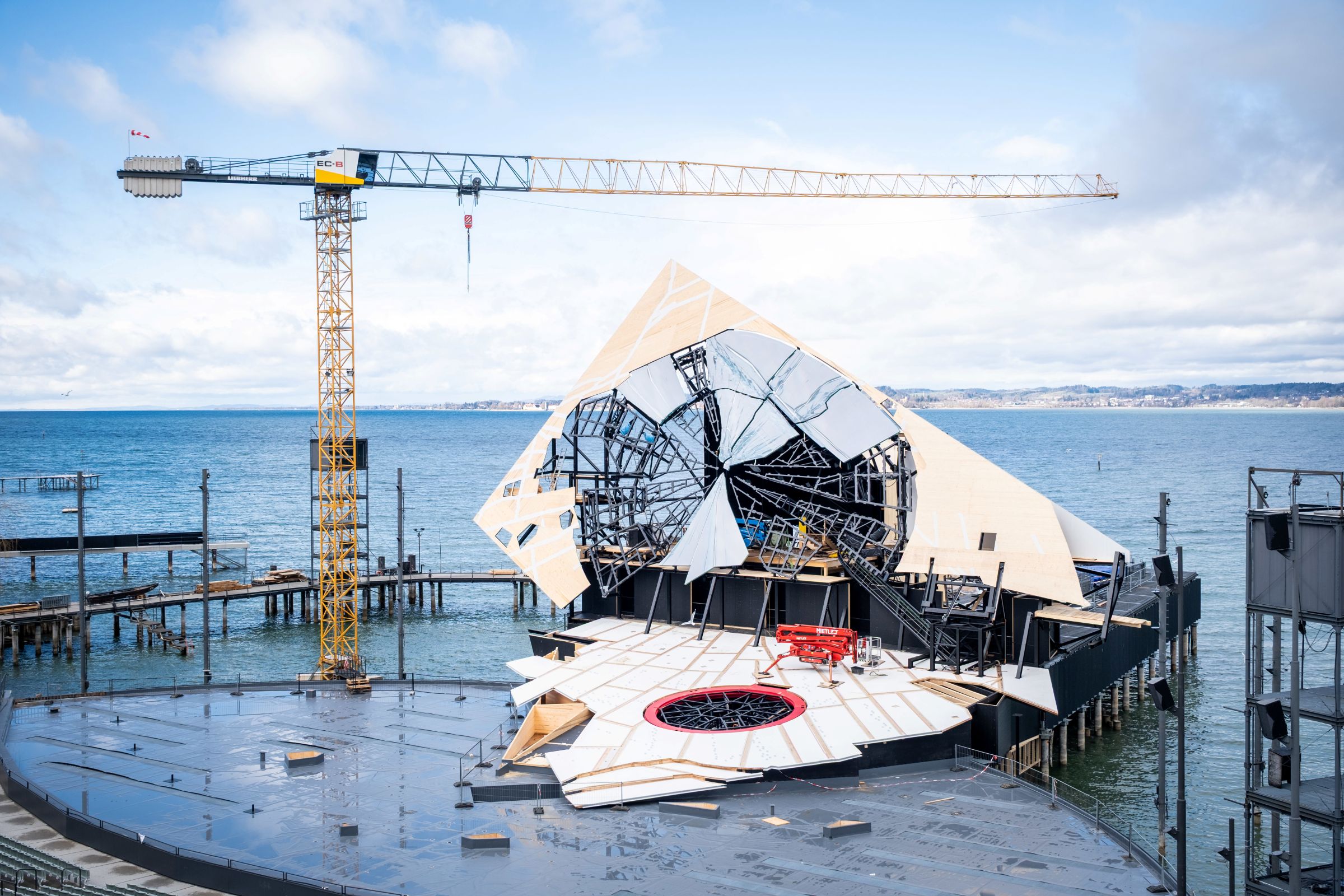The Bregenz Festival’s 2026–2027 production of La traviata under construction (photo: Kristina Becker)