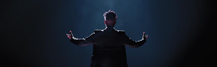 Bass-baritone Jonathan Woody