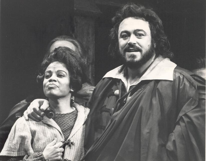 Blackwell and Luciano Pavarotti in Lyric Opera of Chicago’s 1986 Un ballo in maschera