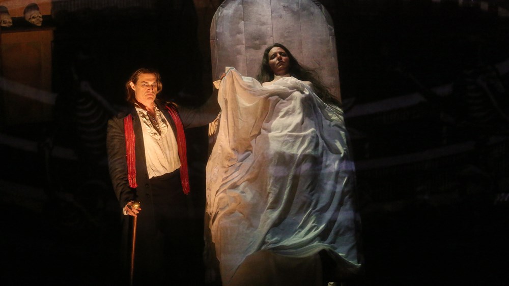 Beth Morrison Projects’ Anatomy Theater, by David Lang and Mark Dion, at its 2016 world premiere in Los Angeles. Pictured: Marc Kudisch and Peabody Southwell
