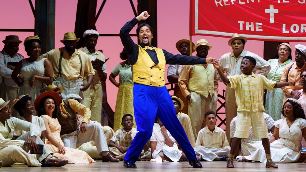 Demetrious Sampson Jr. as Sportin’ Life in Porgy and Bess at Houston Grand Opera in 2025 (photo: Michael Bishop)