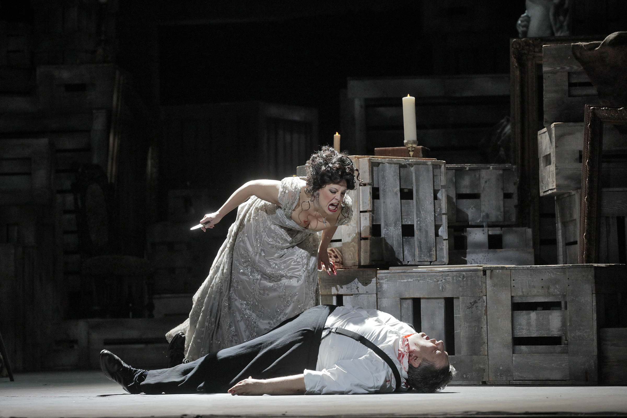 Sondra Radvanovsky as Tosca and Ambrogio Maestri as Scarpia at LA Opera