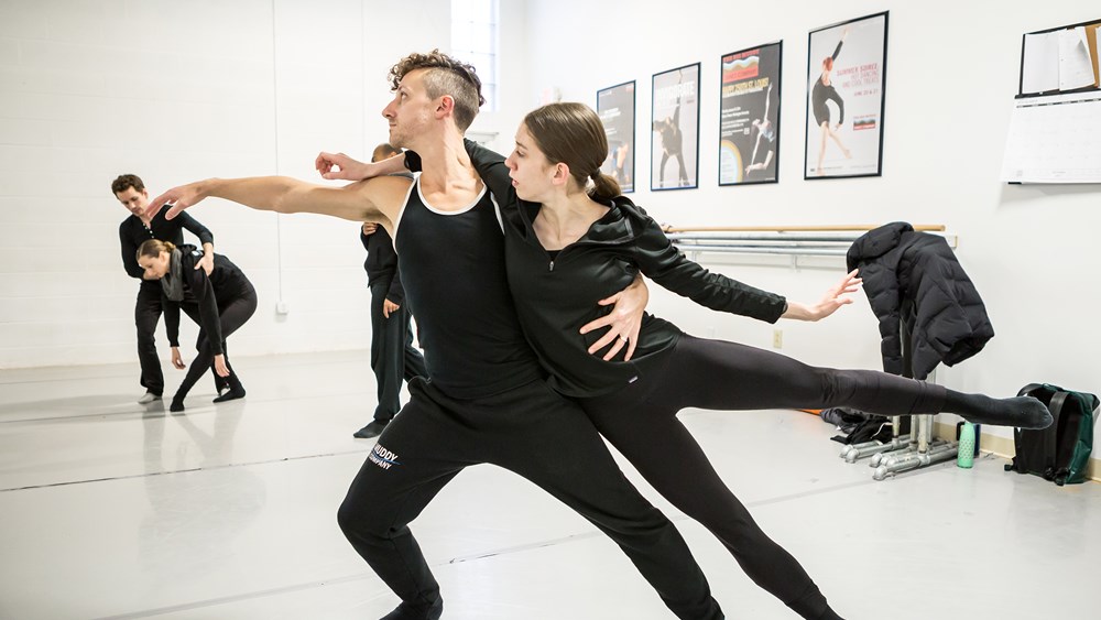 Big Muddy dancers Brandon Fink and CJ Burroughs in a workshop for OTSL’s Orfeo