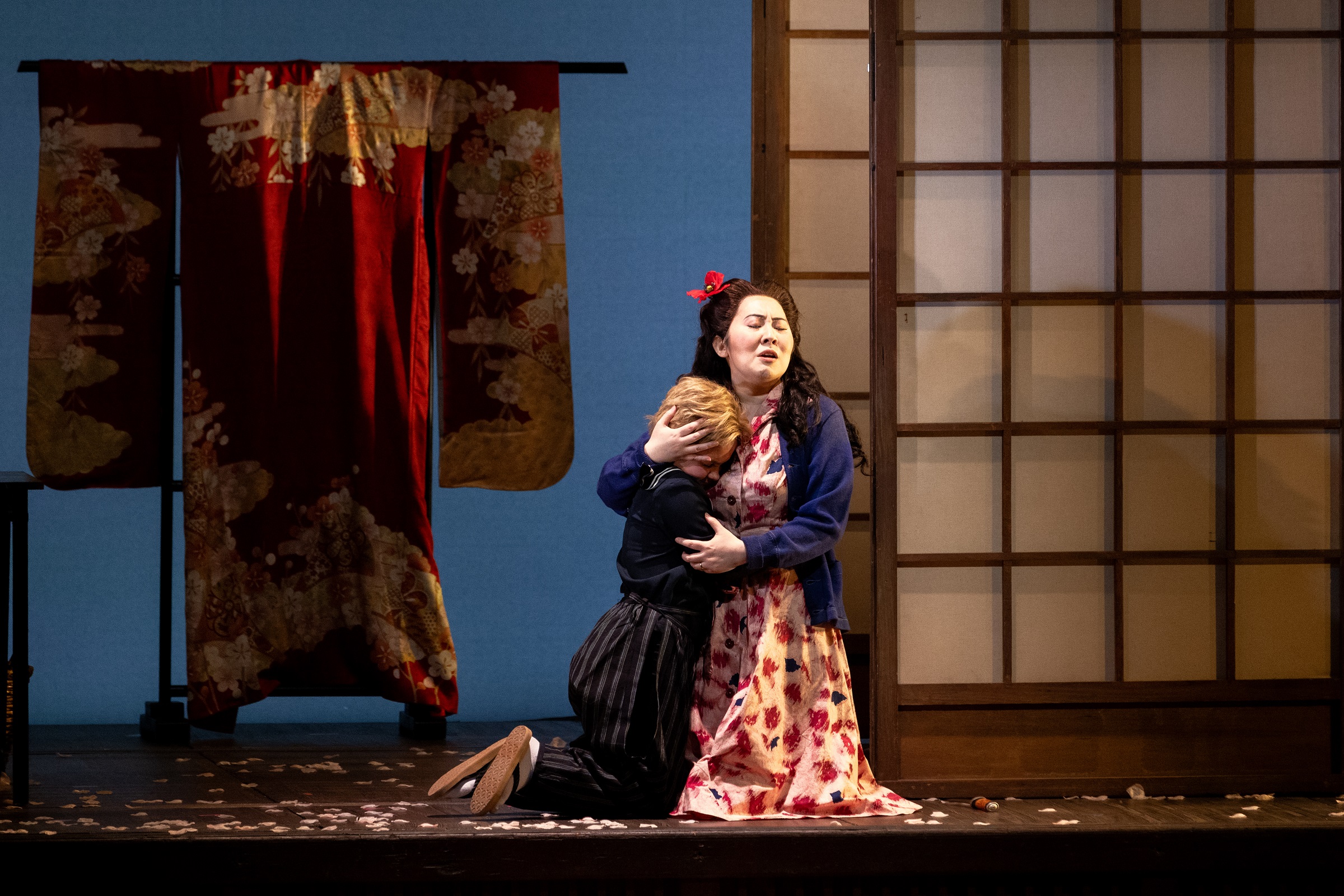 Virginia Opera, Florentine Opera, and Kentucky Opera’s partnership production of Madama Butterfly, seen here in Virginia. Pictured: Alana Kypros and Sachie Ueshima (photo: Ave Pearson Photography)