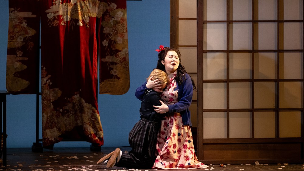 Virginia Opera, Florentine Opera, and Kentucky Opera’s partnership production of Madama Butterfly, seen here in Virginia. Pictured: Alana Kypros and Sachie Ueshima (photo: Ave Pearson Photography)