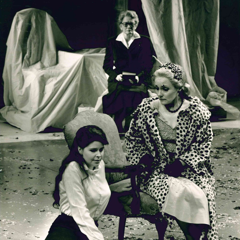 Susan Graham, Patricia Wells, and Elaine Bonazzi (in background) in Opera Theatre of Saint Louis’ Vanessa, 1988