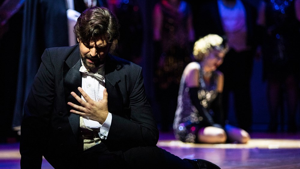 Zach Borichevsky and Sarah Joy Miller in La traviata at Opera Grand Rapids