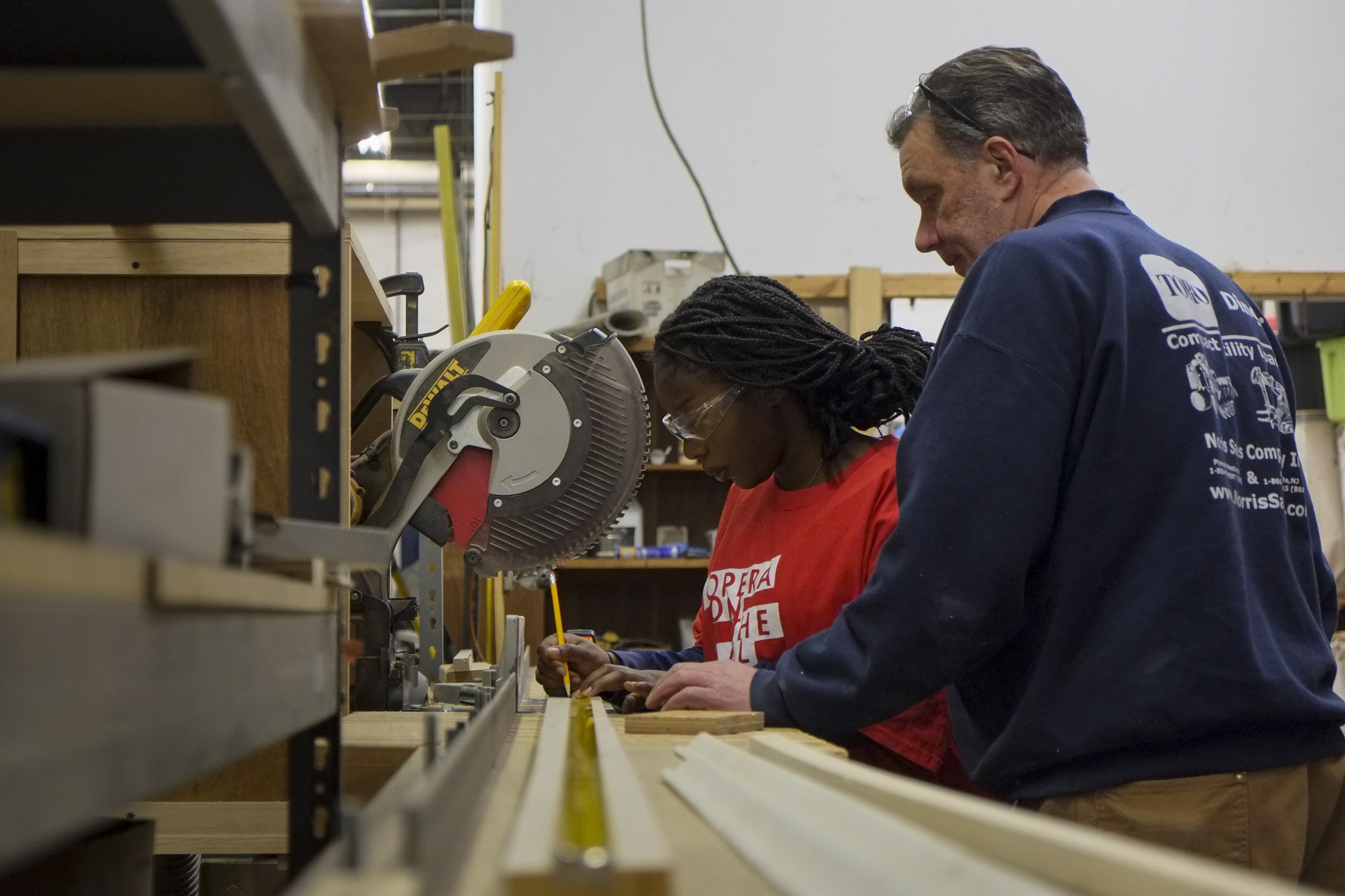 Opera Philadelphia’s Backstage Pass program teaches vocational skills to teens. (photo: Shannon Eblen)