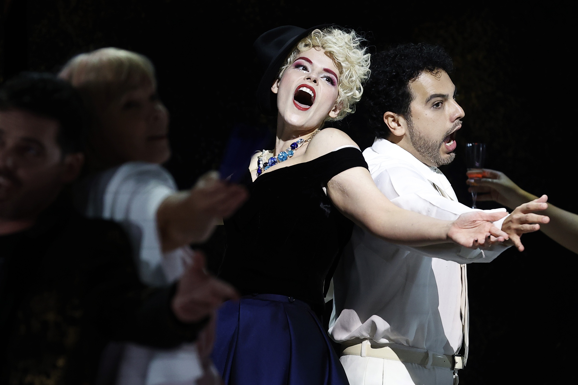 Chelsea Lehnea and Leonardo Sanchez in the Opéra de Rouen Normandie’s La traviata in 2025 (photo: Caroline Doutre)